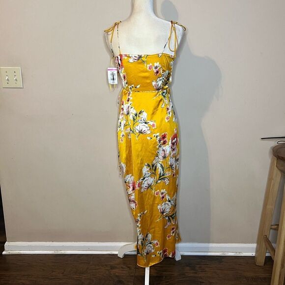 NWOT ASTR The Label Floral Satin Wrap Dress - Picture 5 of 8